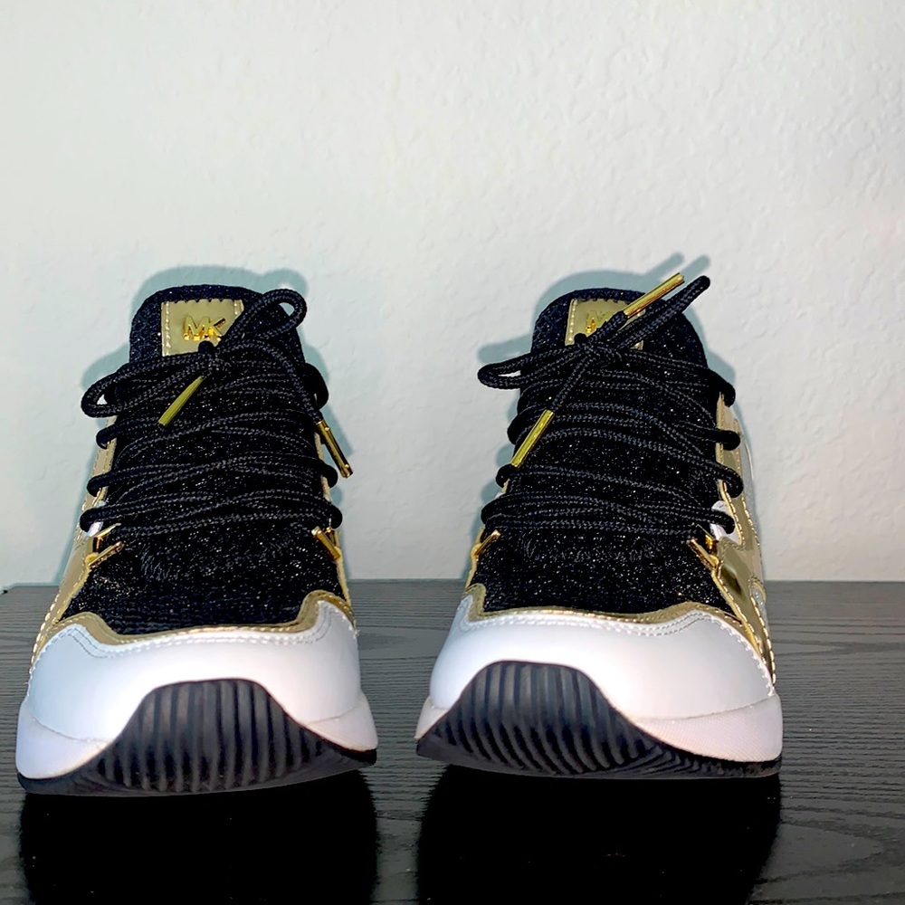 Black Gold White Michael Kors sneakers. Super cute